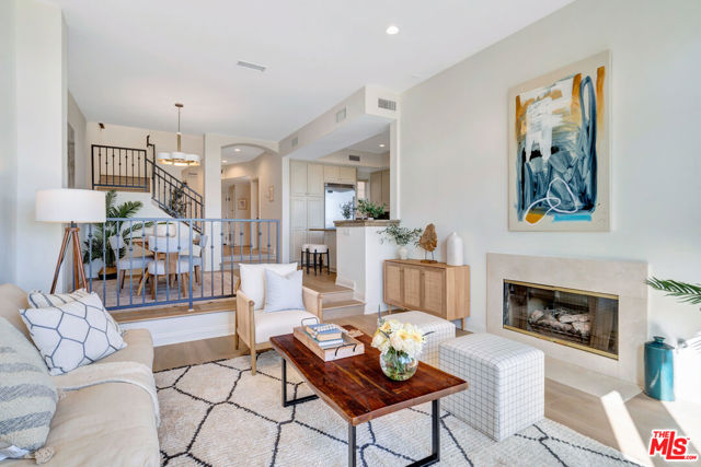 6412 Lunita Road, Malibu CA: https://media.crmls.org/mediaz/42705a71-eeff-43f3-ad54-7229eae5df13.jpg