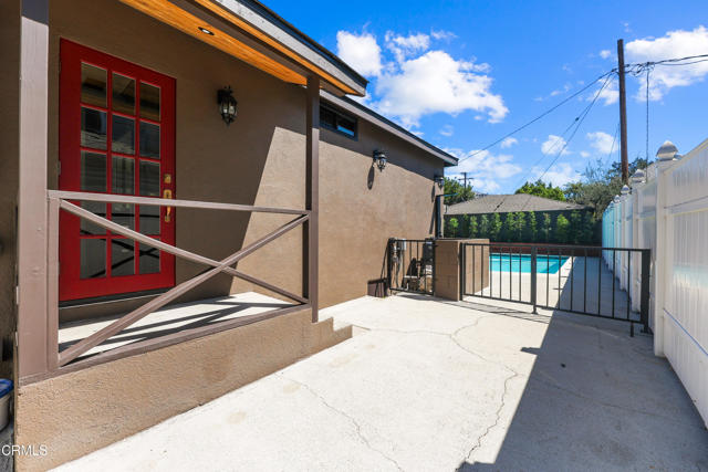 1710 N Oxford Avenue, Pasadena CA: https://media.crmls.org/mediaz/4270b1ca-a2b7-4283-a8cd-d92d7d9d0046.jpg