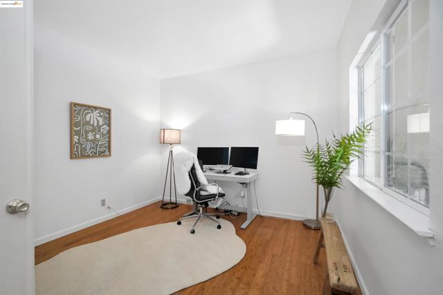 44765 Lynx Dr, Fremont CA: https://media.crmls.org/mediaz/4270f23f-c4cd-4827-9a6b-06fed2e7439d.jpg