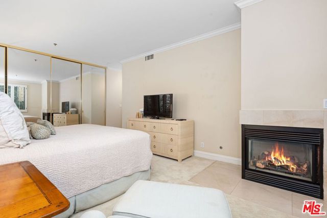 2132 Century Park Lane, Los Angeles CA: https://media.crmls.org/mediaz/427170c1-5288-4e0d-b9b8-9bda411b439f.jpg