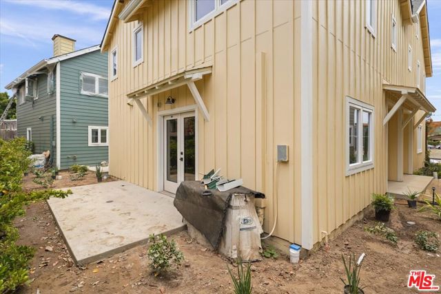1317 Punta Gorda, Santa Barbara CA: https://media.crmls.org/mediaz/42723b00-2005-4a1a-8a02-50e1ec8783ab.jpg