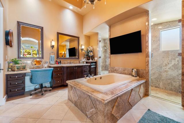 54195 Alysheba Drive, La Quinta CA: https://media.crmls.org/mediaz/42726730-d91e-443f-8c8a-9ae16da186ae.jpg