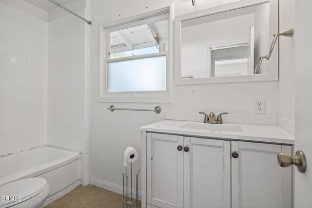 1211 Cruzero Street, Ojai CA: https://media.crmls.org/mediaz/427272ac-810f-4082-9c83-79bea1d3c9e9.jpg