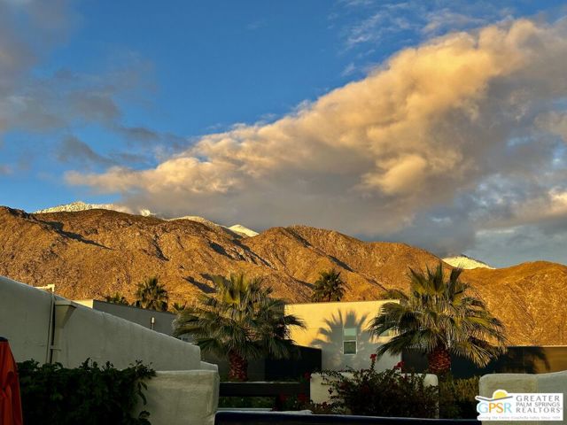 468 N Greenhouse Way, Palm Springs CA: https://media.crmls.org/mediaz/4272c4df-4cc3-44e8-922f-912658d991f9.jpg