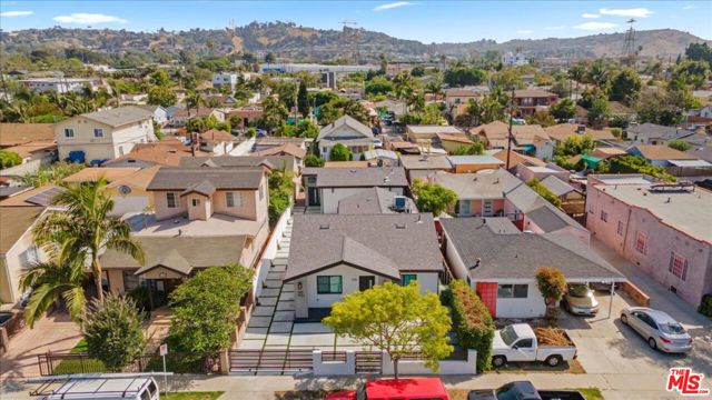 5530 Geer Avenue, Los Angeles CA: https://media.crmls.org/mediaz/427306ef-4008-4697-aab0-d28f37dd1b85.jpg