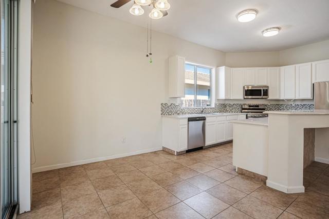 9712 Bovill Drive, Elk Grove CA: https://media.crmls.org/mediaz/42731435-beaf-4f71-a585-2da13e6ee3e0.jpg