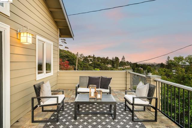 Image 4 of 54 For 4260 Harbor View Ave