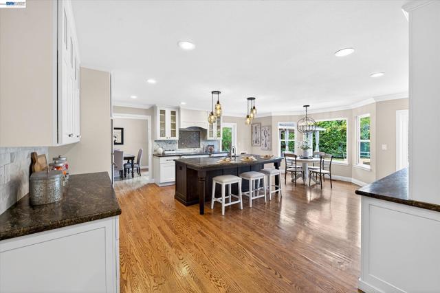 Image 15 of 49 For 5218 Ridgevale Way