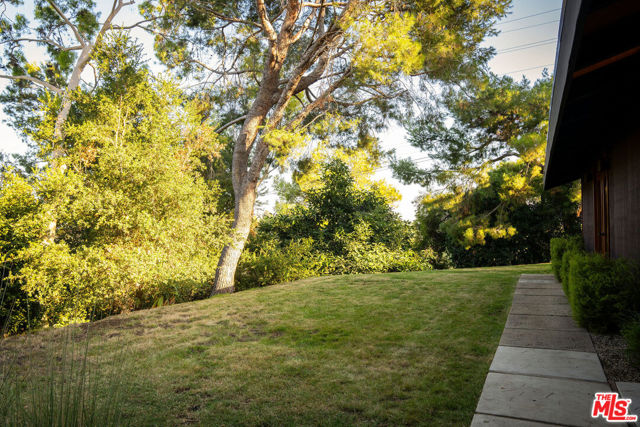 2050 La Fremontia Street, South Pasadena CA: https://media.crmls.org/mediaz/42748df1-613a-42d8-96b4-093bad6ef6d5.jpg