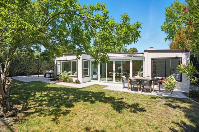 747 De Soto Drive, Palo Alto CA: https://media.crmls.org/mediaz/4274b74c-f228-4f68-b69b-6b3f62d0a5df.jpg