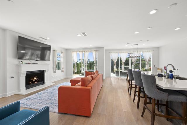 8304 The Grant Place, Bonita CA: https://media.crmls.org/mediaz/4274bfcf-ede5-42a4-b11d-615866bcdf29.jpg