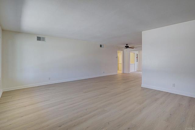 1161 W Westmont Ave, Hemet CA: https://media.crmls.org/mediaz/42752974-99bc-4c8c-bf99-32788d06b2ac.jpg