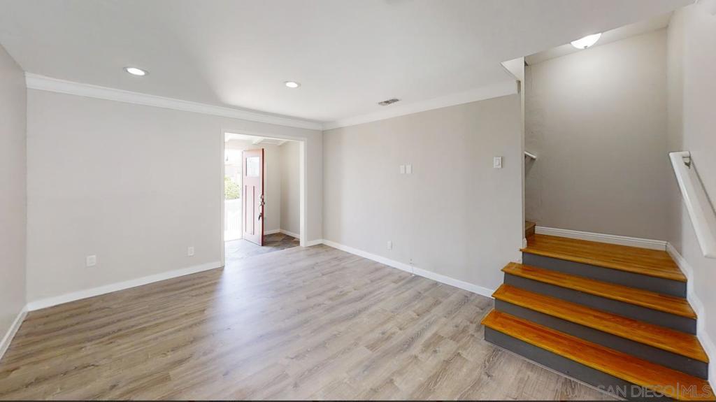 MLS #250036162SD img 3