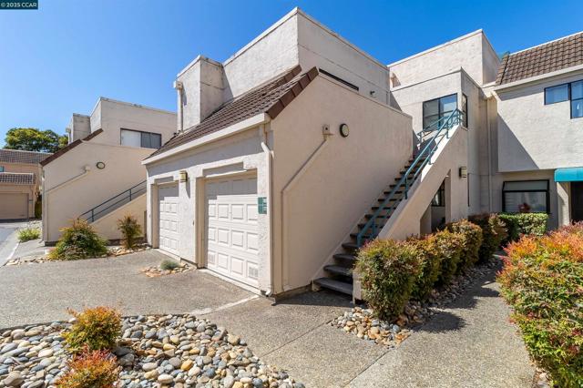171 Nantucket Ln, Vallejo CA: https://media.crmls.org/mediaz/42761f55-3f86-4176-9db0-7b213e3136e6.jpg