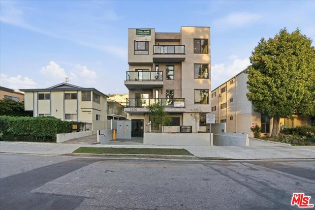 1820 Prosser Avenue, Los Angeles CA: https://media.crmls.org/mediaz/4276306e-83f2-44db-8ee9-707b8725c40d.jpg