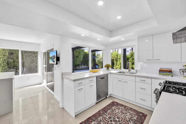 70880 Sunny Lane, Rancho Mirage CA: https://media.crmls.org/mediaz/4276411b-8743-4510-af85-50befa1333f8.jpg