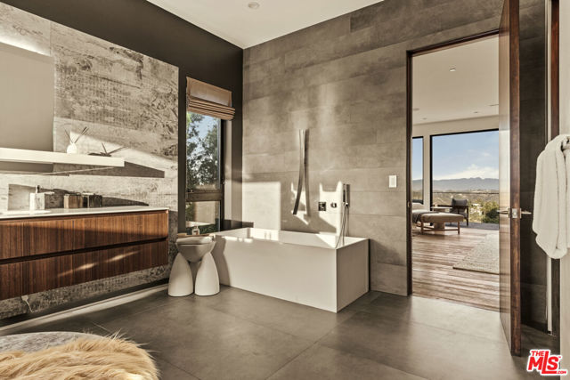 1632 Stradella Road, Los Angeles CA: https://media.crmls.org/mediaz/427690d7-3c01-424d-8302-581446151599.jpg