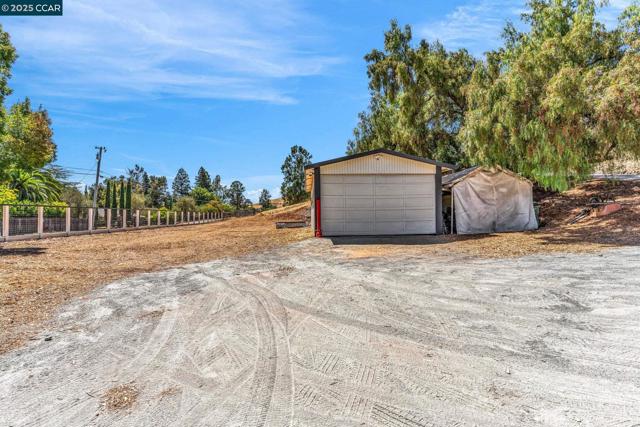 5505 Old School Rd, Pleasanton CA: https://media.crmls.org/mediaz/4276f944-db49-41ff-b42b-2c7bdedf2f89.jpg