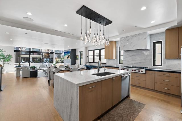 Detail Gallery Image 20 of 72 For 119 41st St, Newport Beach,  CA 92663 - 3 Beds | 5 Baths