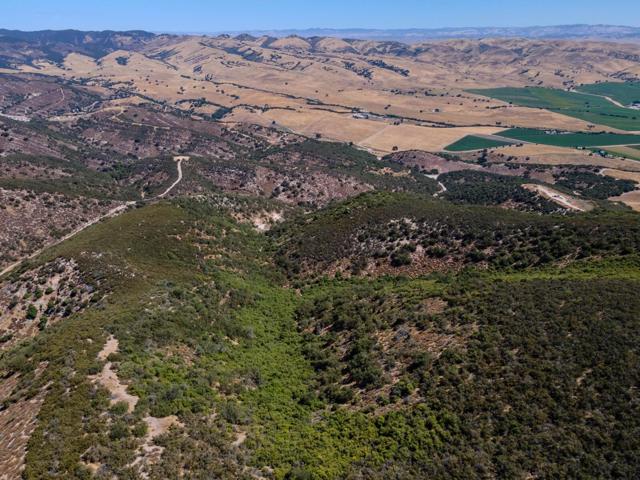 71418 Jolon Road, Bradley CA: https://media.crmls.org/mediaz/4277c754-cce7-48db-8aaf-5c6429e3e366.jpg