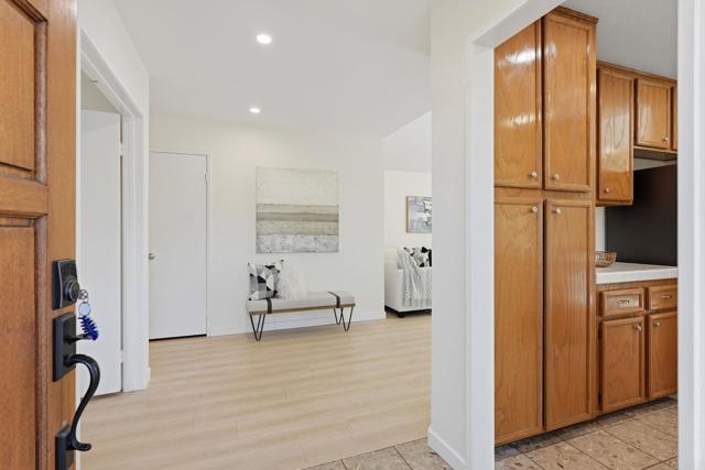 Detail Gallery Image 6 of 38 For 10896 Pointed Oak Ln, San Diego,  CA 92131 - 3 Beds | 2 Baths