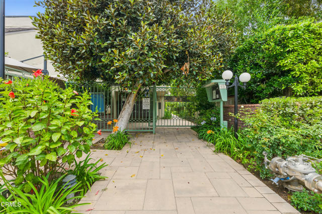 Detail Gallery Image 42 of 49 For 18731 Hatteras St #35,  Tarzana,  CA 91356 - 3 Beds | 2/1 Baths