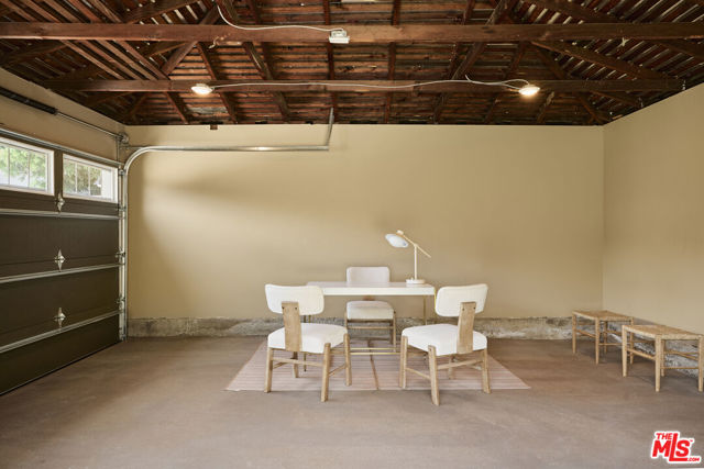 7907 Croydon Avenue, Los Angeles CA: https://media.crmls.org/mediaz/427910f0-2a12-4c95-87fb-9b07ebdfe15f.jpg