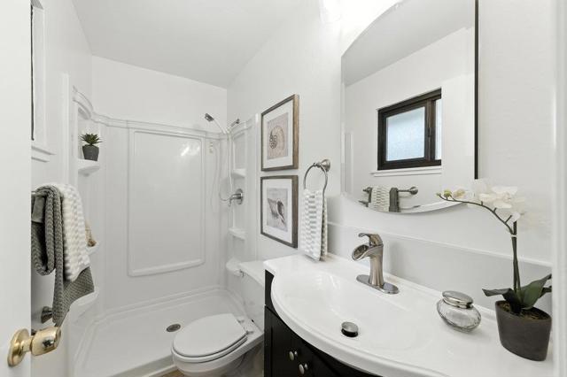 1527 Terra Nova Boulevard, Pacifica CA: https://media.crmls.org/mediaz/427a2e52-f08b-4527-bef6-fa1966c45fd3.jpg