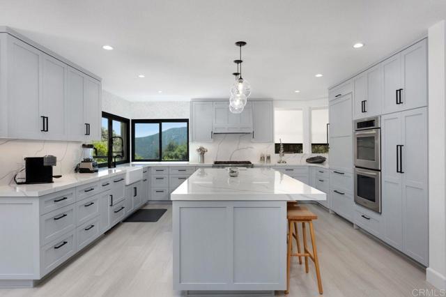 3453 Via Loma Vista, Escondido CA: https://media.crmls.org/mediaz/427a42bc-2888-493e-b702-e82f57952ed1.jpg