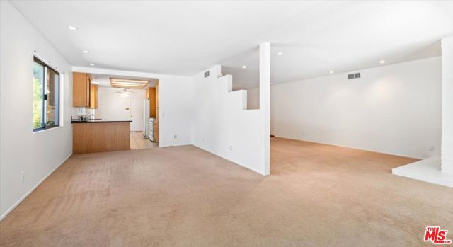 4935 Woodley Avenue photo 6