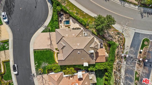 219 Baybrook Court, Lake Sherwood CA: https://media.crmls.org/mediaz/427a73d8-47a3-4d27-af57-81b61d1c0059.jpg