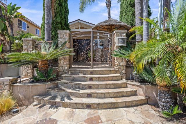 1568 Pacific Beach Dr, San Diego CA: https://media.crmls.org/mediaz/427ad1bd-0007-4525-be48-2291b5174711.jpg