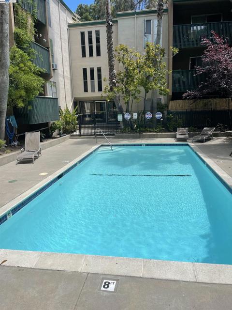 185 Sierra Dr, Walnut Creek CA: https://media.crmls.org/mediaz/427b6939-56eb-4def-82ea-cccef6d98a6f.jpg