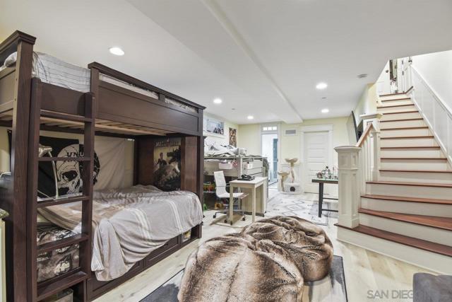 744 G Ave, Coronado CA: https://media.crmls.org/mediaz/427bfff5-9d9e-4616-a5fd-c8b624d5b94e.jpg