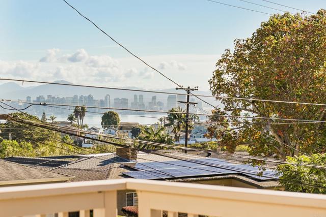 Detail Gallery Image 30 of 63 For 1045 Tarento Dr, San Diego,  CA 92107 - 4 Beds | 4 Baths