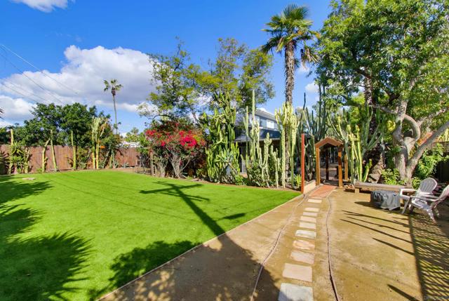 3558 Siembre St, Bonita CA: https://media.crmls.org/mediaz/427c72e6-a41c-429a-b459-9a1ec47270aa.jpg