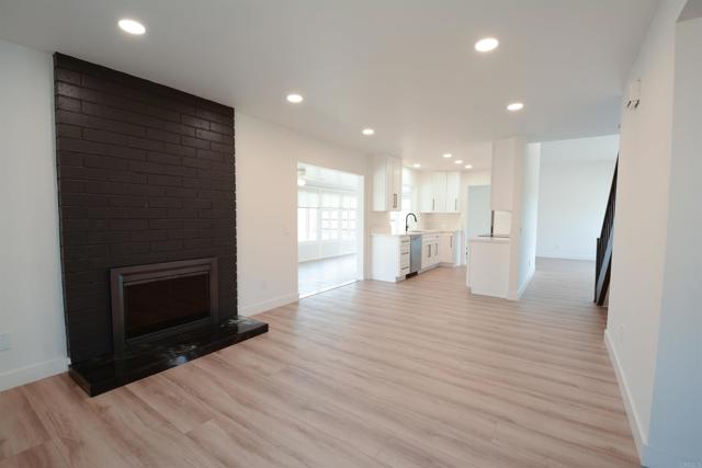 Detail Gallery Image 8 of 32 For 4612 Avery St, Oceanside,  CA 92057 - 4 Beds | 2/1 Baths
