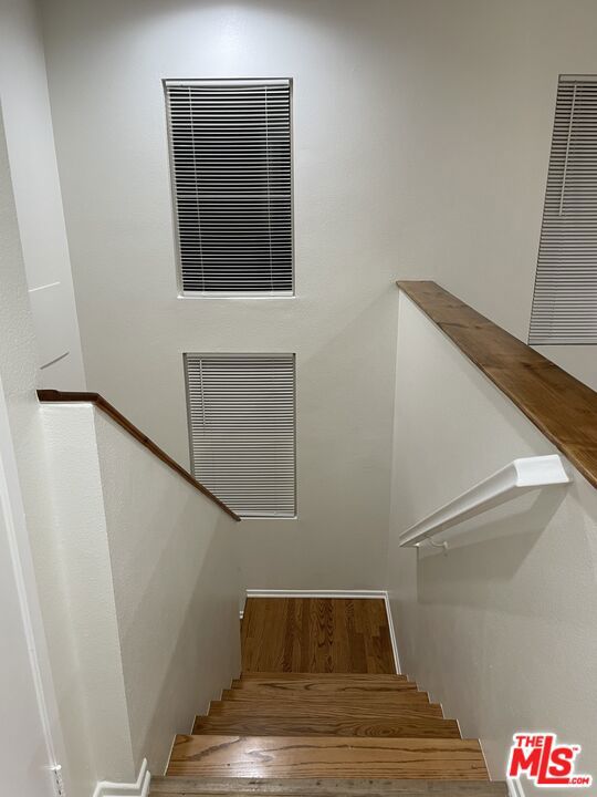 121 Cancion Way, Los Angeles CA: https://media.crmls.org/mediaz/427d05dd-2052-4f74-9c63-9b6eb0d5c0d1.jpg