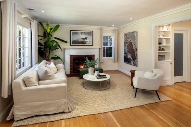 945 Evelyn Street, Menlo Park CA: https://media.crmls.org/mediaz/427d9ff4-62eb-47b6-a68d-421a2a857e76.jpg