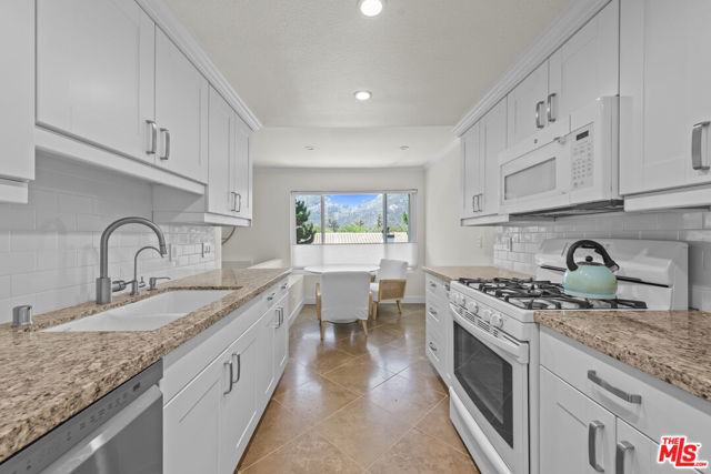 1674 Palisades Drive photo 17