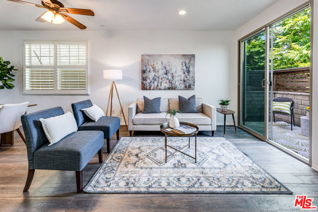10942 KITTRIDGE Street photo 5