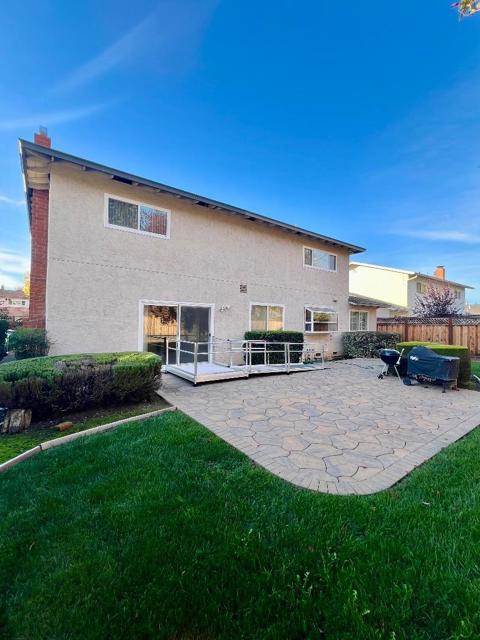 7290 Orchard Drive, Gilroy CA: https://media.crmls.org/mediaz/427ec3df-6ae2-44c8-8d67-0c162e0ab911.jpg