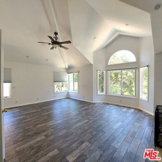 4342 Park Verdi, Calabasas CA: https://media.crmls.org/mediaz/427efe58-4039-4222-959a-158dd2102e43.jpg
