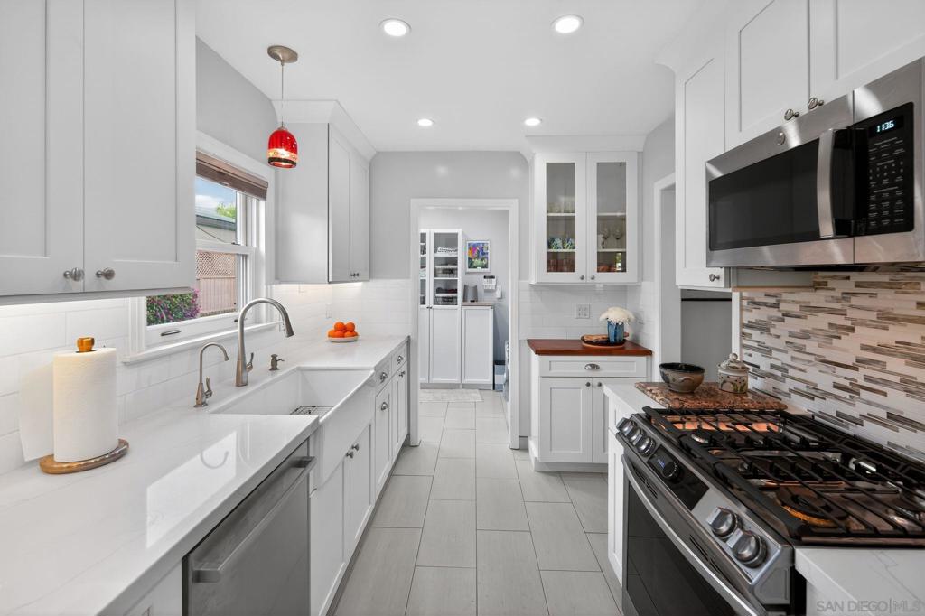 4505 Van Dyke Avenue - photo 12