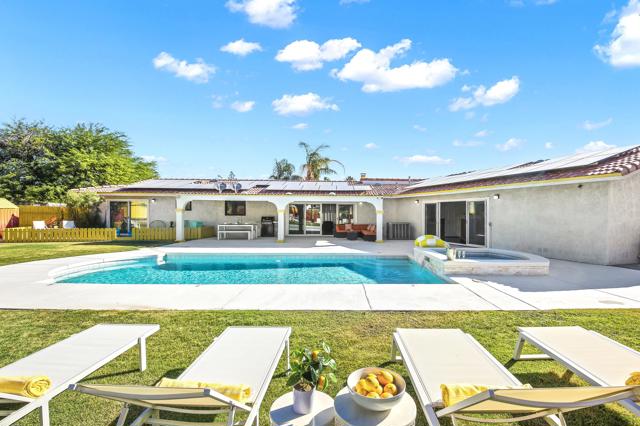 2099 E Racquet Club E Road, Palm Springs CA: https://media.crmls.org/mediaz/427f4a07-4d2b-4b82-a2c9-f9741a52e68b.jpg