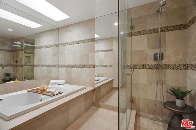 234 S Tower Drive, Beverly Hills CA: https://media.crmls.org/mediaz/42801d0b-252e-4564-a9d8-c4e34171b2bf.jpg