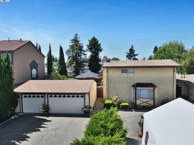 664 Berry Ave, Hayward CA: https://media.crmls.org/mediaz/4280d9c5-afdb-4c19-8eac-771360943185.jpg