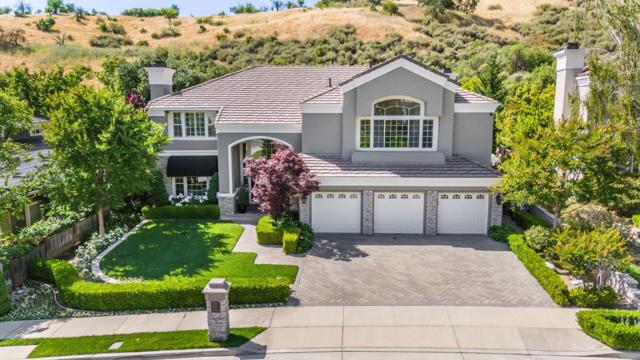 6541 Stonehill Drive, San Jose CA: https://media.crmls.org/mediaz/4280daf9-db07-4717-a6c7-5e301646ca94.jpg
