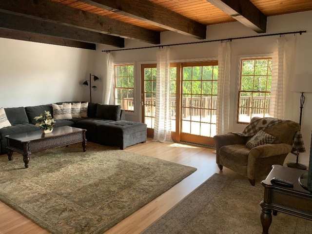 4515 Ewing Rd, Castro Valley CA: https://media.crmls.org/mediaz/4281e752-5c3c-479e-9386-1532abca70dc.jpg