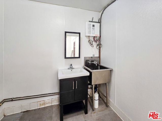  Commercial for Sale in Los Angeles, California